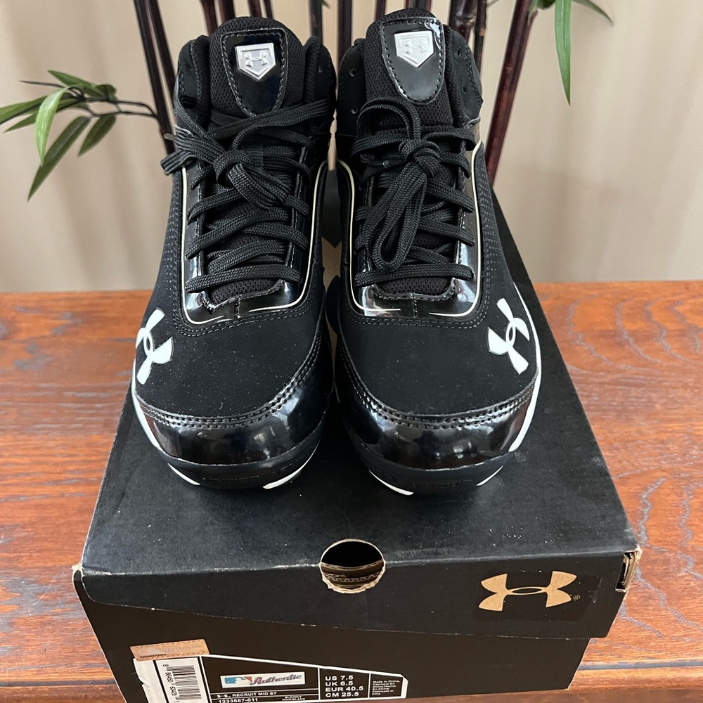 2011 Under Armour Mens MLB Authentic Cleats Size 7.5 1233687-011